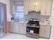플러싱 2Bed 1Bath 162가 46Ave. 2층나무 물만포함 